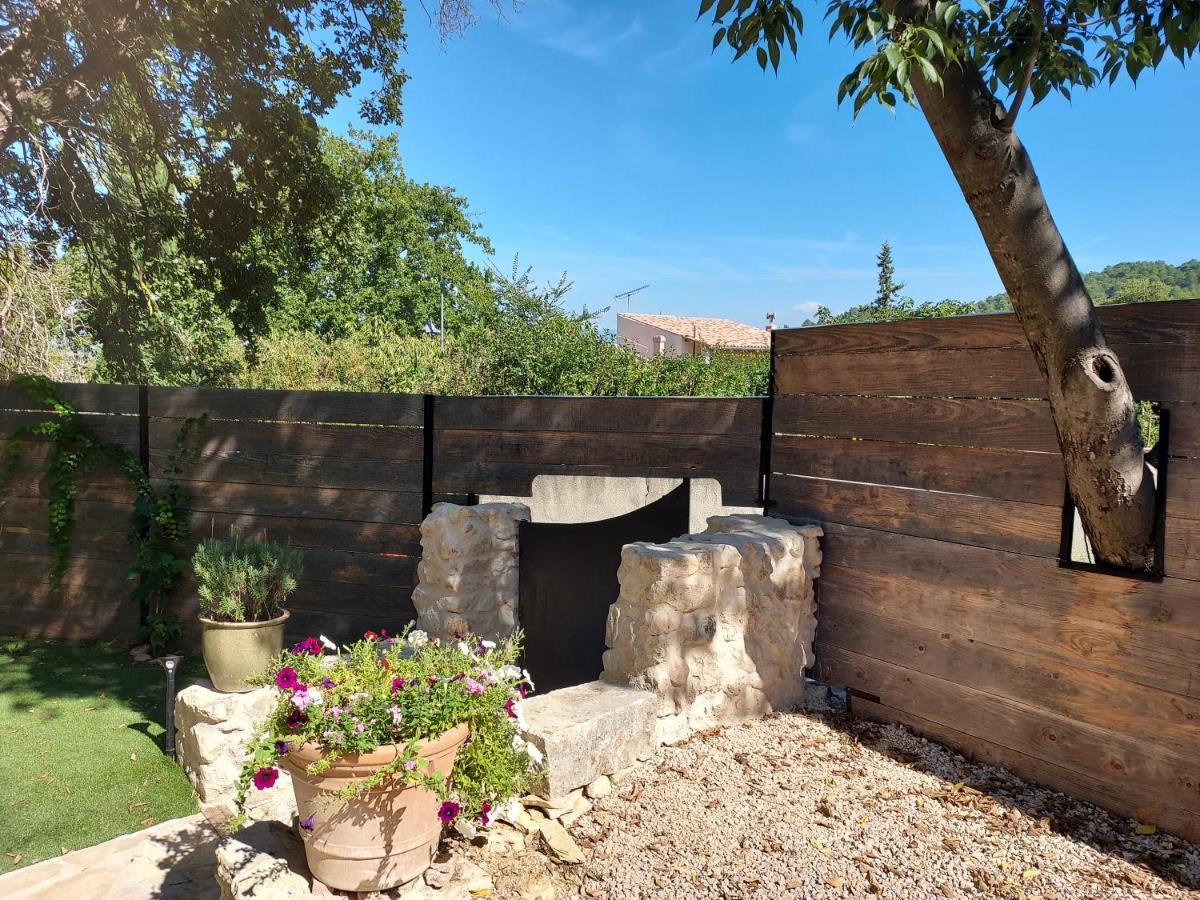 La Quille - Maison De Hameau En Provence Pour 4 Personnes Avec Jardin Privatif * Le Puy-Sainte-Reparade