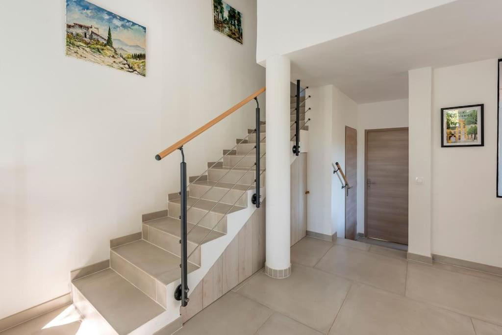 La Quille - Maison De Hameau En Provence Pour 4 Personnes Avec Jardin Privatif Holiday home